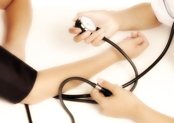 Ipertensione, la pressione bassa può provocare danni al cuore ed ai reni