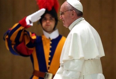 Papa Francesco solleva dall’incarico capo delle Guardie Svizzere