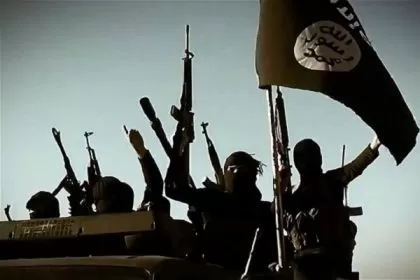Siria-choc-Isis-uccide-omosessuale-gettandolo-da-un-tetto