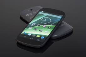 YotaPhone 2 lo smartphone con due display ideato in Russia