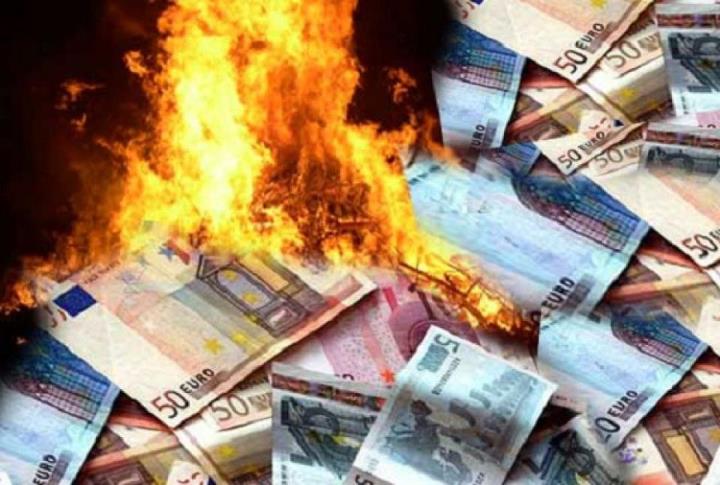 Esercito-rotoli-di-carta-pagati-come-oro-il-ministero-si-difende
