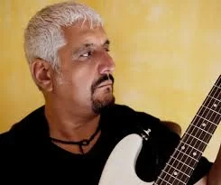 La-compagna-di-Pino-Daniele-racconta-le-ultime-ore-del-cantante