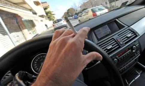 Lorenzin-stop-al-fumo-in-auto-alla-presenza-di-minori
