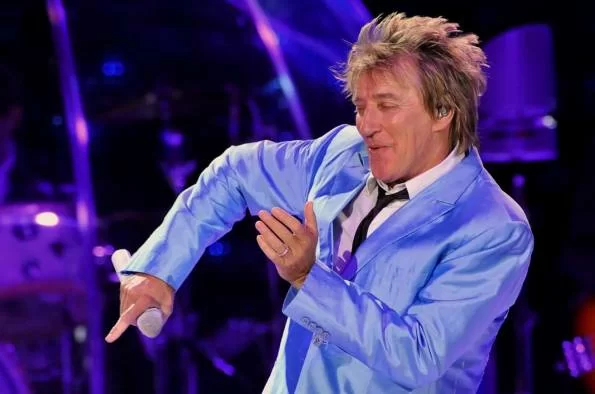 Rod-Stewart-i-suoi-primi-70-anni-tra-donne-musica-e-calcio