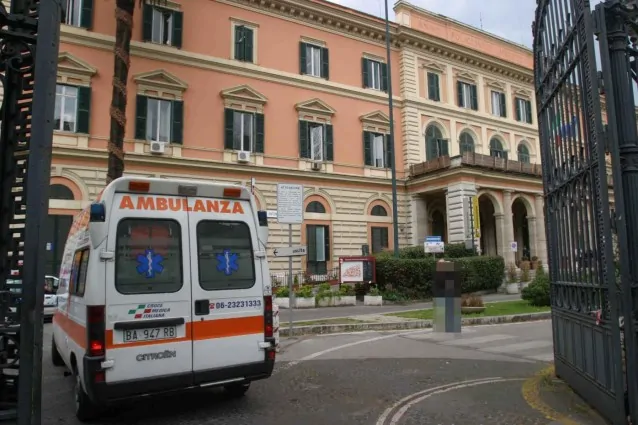 Roma-uomo-si-suicida-in-ospedale-alla-presenza-della-figlia