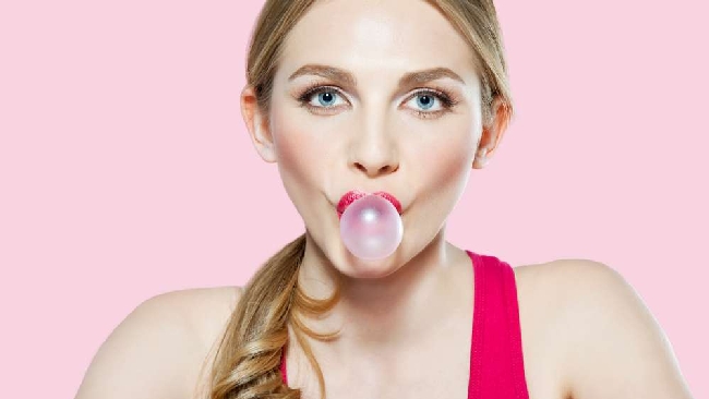 Chewing gum masticata per 10 minuti combatte le carie
