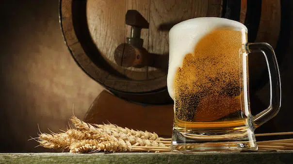 26 enne per scherzo mette nella birra del suo amico nano 27 pillole di antidepressivi, quello che succede dopo è orribile