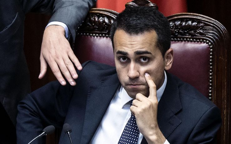 Di Maio su reddito di cittadinanza “Politici che prendono 15mila euro al mese tra caviale e champagne non possono giudicare persone in difficoltà”