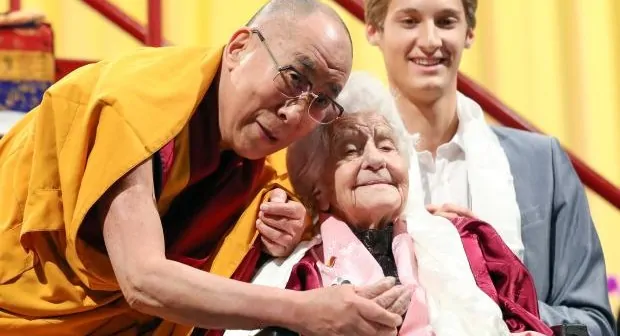 Facebook-l-ultimo-saluto-di-Zuckerberg-a-nonna-Ella