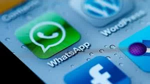 Foto-osè-della-ex-ragazza-come-profilo-di-Whatsapp-denunciato-giovane