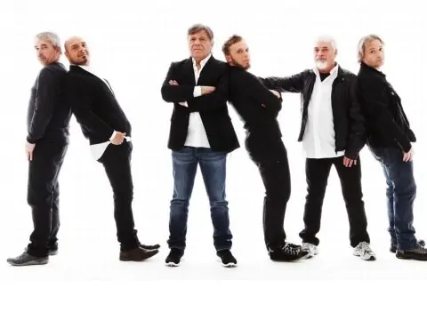 I-Nomadi-concerto-a-Cracovia-in-ricordo-vittime-campi-di-concentramento