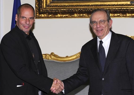 Economia Varoufakis l’Italia a rischio bancarotta, la replica di Padoan