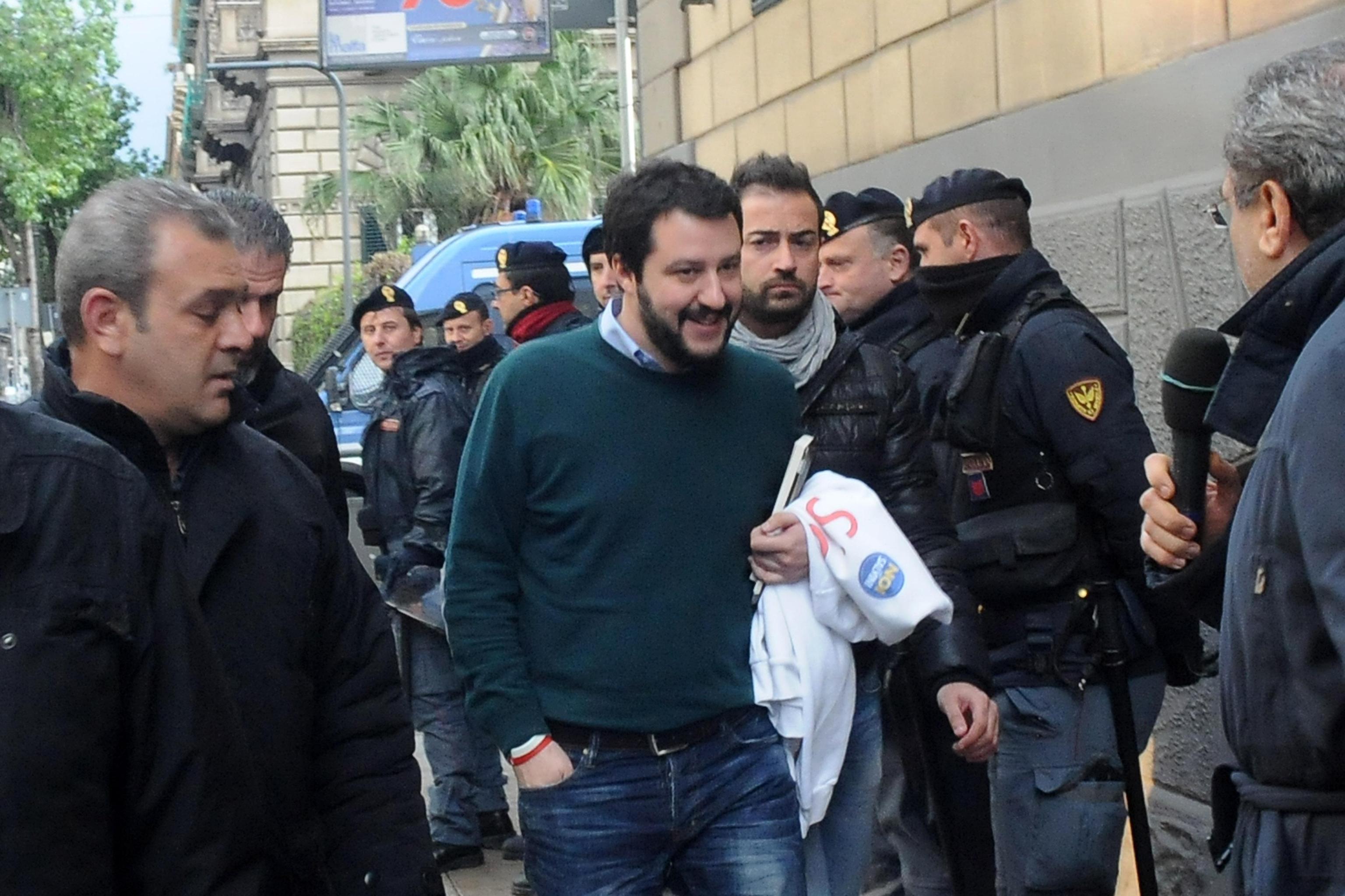 Palermo-Salvini-su-Renzi-è-un-pericolo-per-la-democrazia
