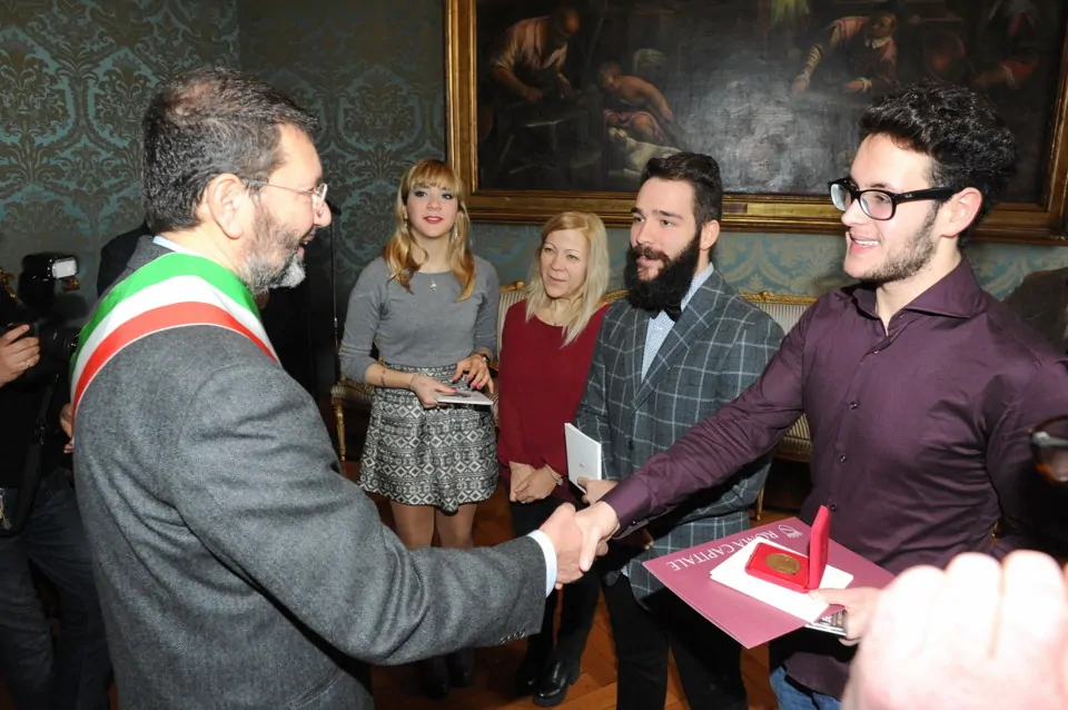 Roma-ragazzo-premiato-dal-sindaco-Marino-per-il-suo-grande-coraggio