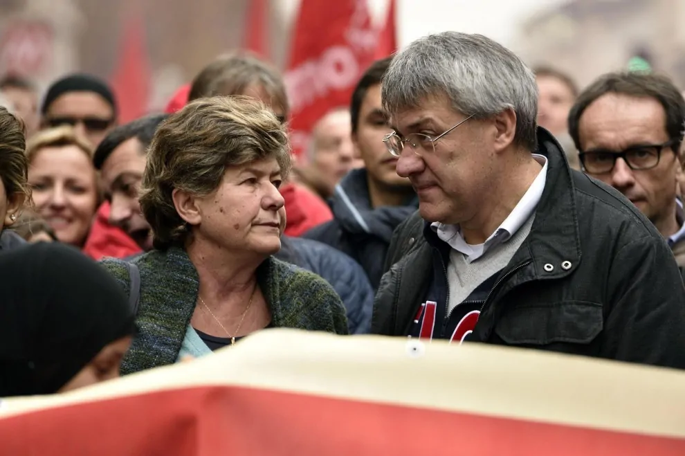 Camusso-sul-bacio-a-Landini-dice-no-a-lezioni-da-Cofferati