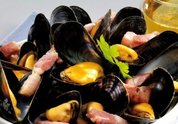 Epatite-A-allarme-ministero-per-cozze-provenienti-da-Napoli