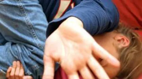 Genova-dodicenne-picchiata-da-due-minorenni-video-su-WhatsApp