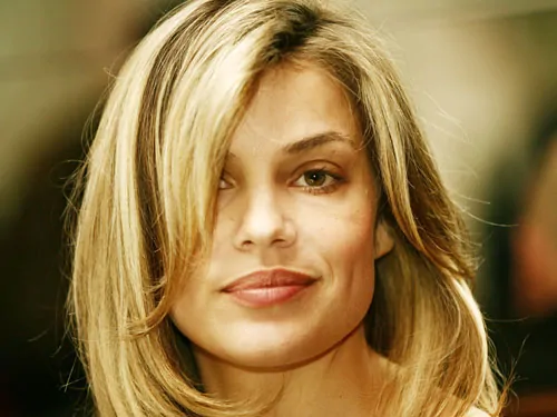 Micaela-Ramazzotti-spietata-vendicatrice-in-"Ho-ucciso-Napoleone"