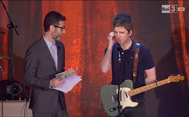 Noel-Gallagher-choc-Fazio-uno-strazio-e-donne-italiane-sosia-di-Jagger