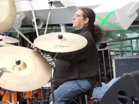 Lynyrd-Skynyrd-choc-morto-per-incidente-stradale-Robert-Burns
