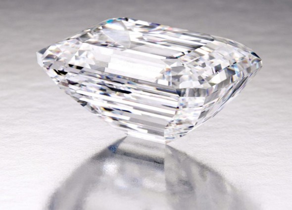 Sotheby-s-venduto-diamante-di-100-carati-a- 22-milioni-di-dollari