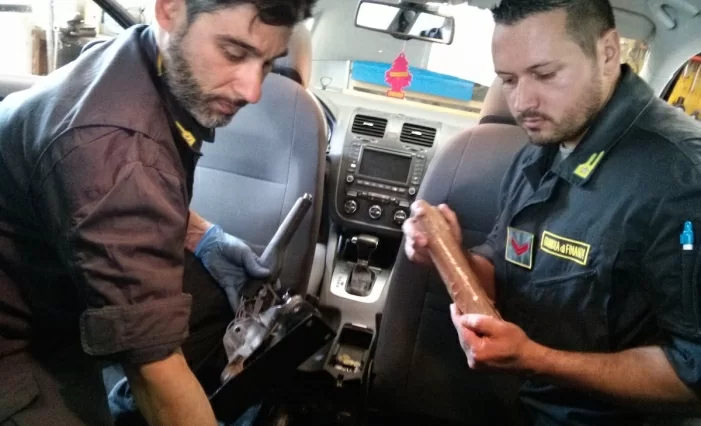 Arrestato-alla-frontiera-francese-con-in-auto-6-kg-di-cocaina