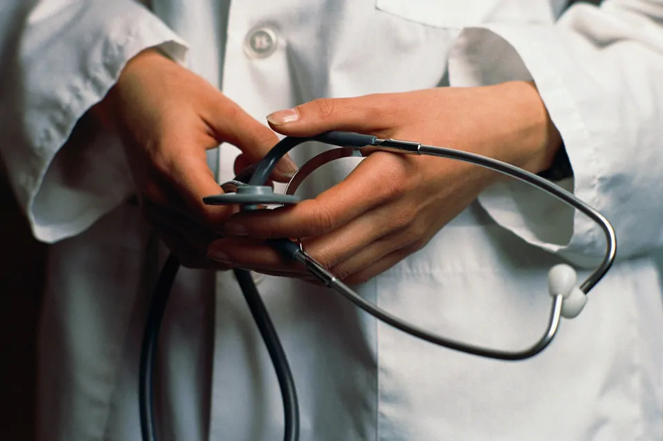 Bari-pediatra-vendeva-ai-suoi-pazienti-i-campioni-omaggio-dei-farmaci