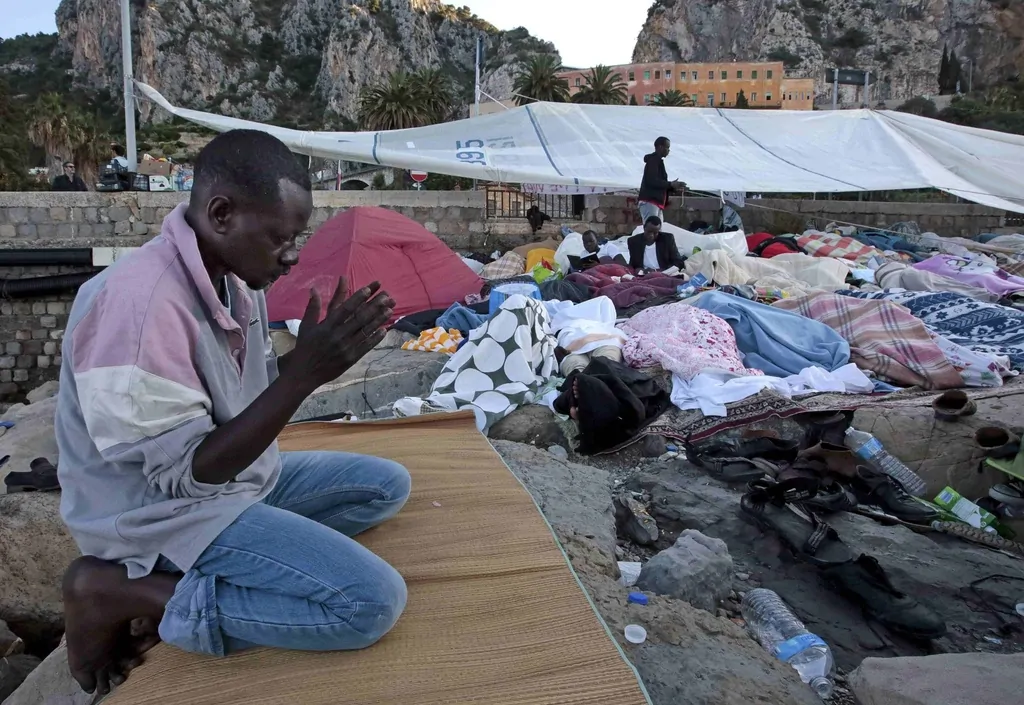 Catania-ispettore-frasi-su-Facebook-contro-immigrati-ci-manca-Hitler