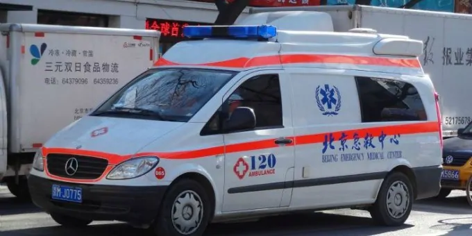Cina-marito-trova-la-moglie-con-l-amante-e-lo-uccide-a-coltellate-per-strada