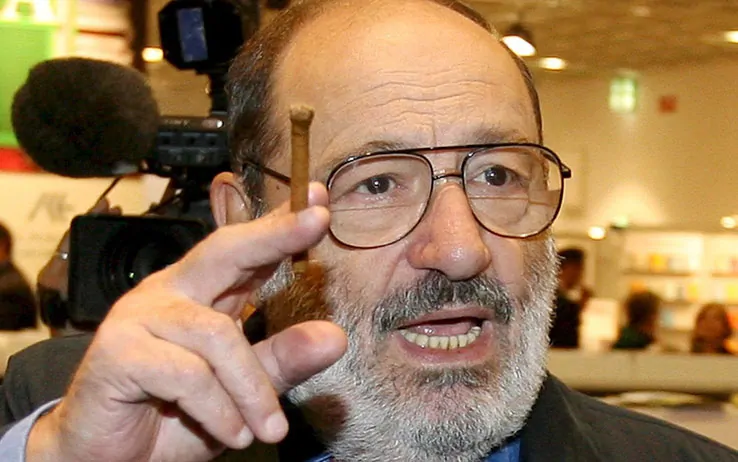 Umberto-Eco-sui-social-network-invasione-di-imbecilli