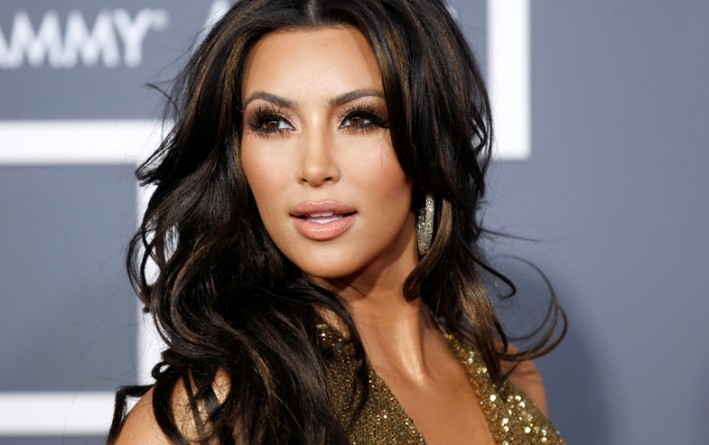 Kim Kardashian scrive a Twitter per una nuova funzione