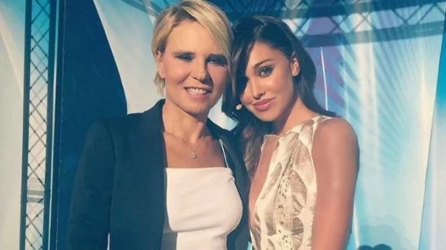 Belen-e-Maria-De-Filippi-insieme-in-una-foto-sui-social-i-fan-si-scatenano
