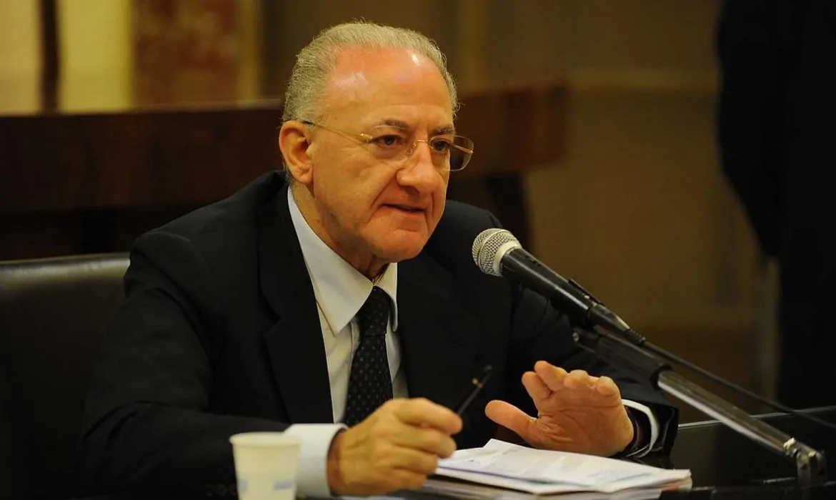 De-Luca-vara-la-nuova-giunta-8-assessori-6-donne-2-uomini
