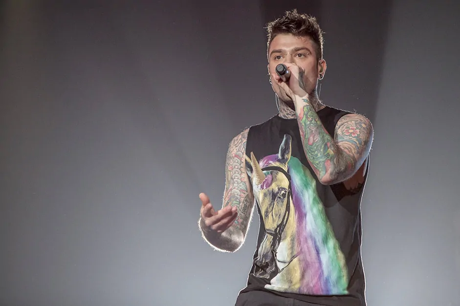 Fedez-su-Instagram-è-seguito-da-1-milione-di-follower