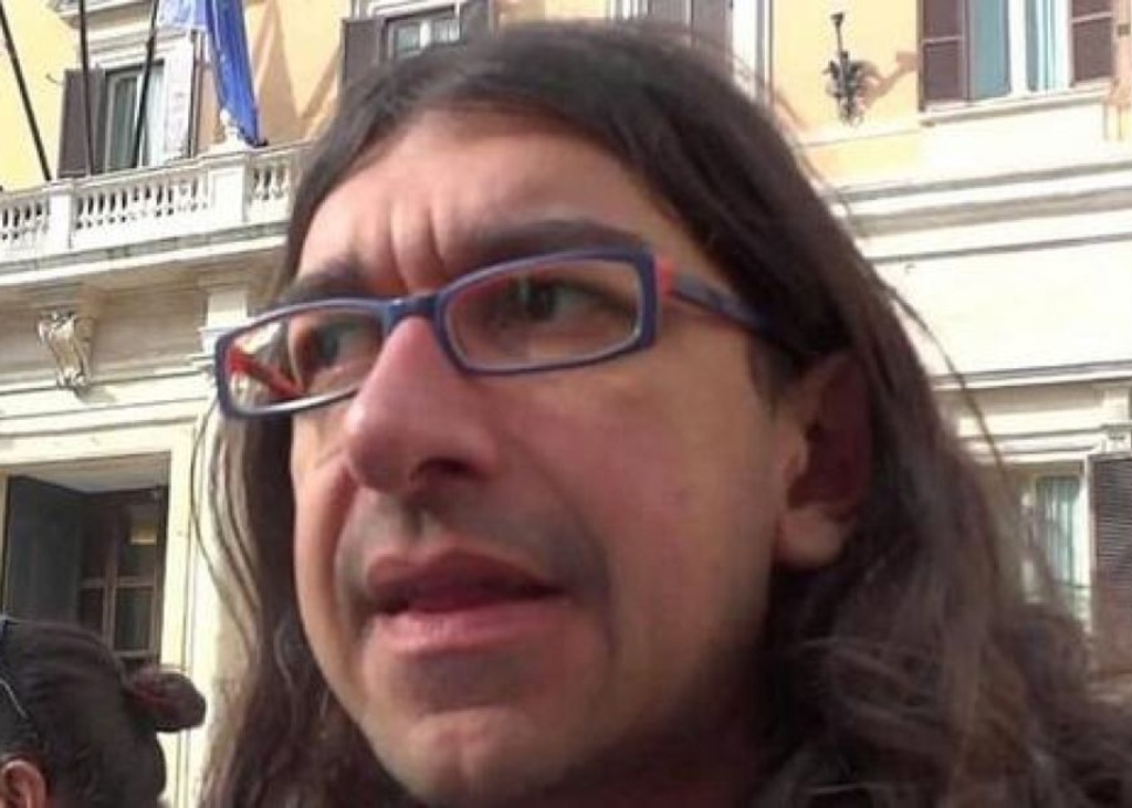 Gabriele Paolini rinvio a giudizio per violenza sessuale palpeggiò giornalista