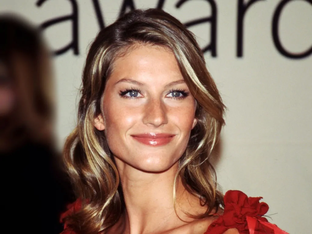 Gisele-Bundchen-si-è-nascosta-con-il-burqa-a-Parigi-per-rifarsi-il-seno