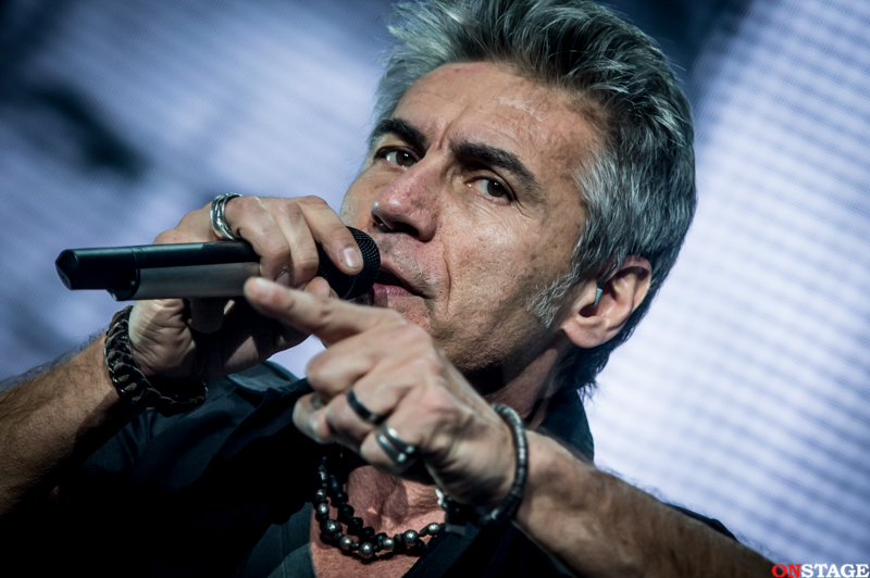 Ligabue choc mi fermo, sospeso il tour, dovrà sottoporsi subito ad un intervento