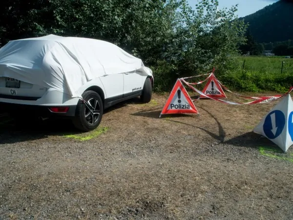 Muzzano-bimba-morta-dimenticata-in-auto-dalla-madre
