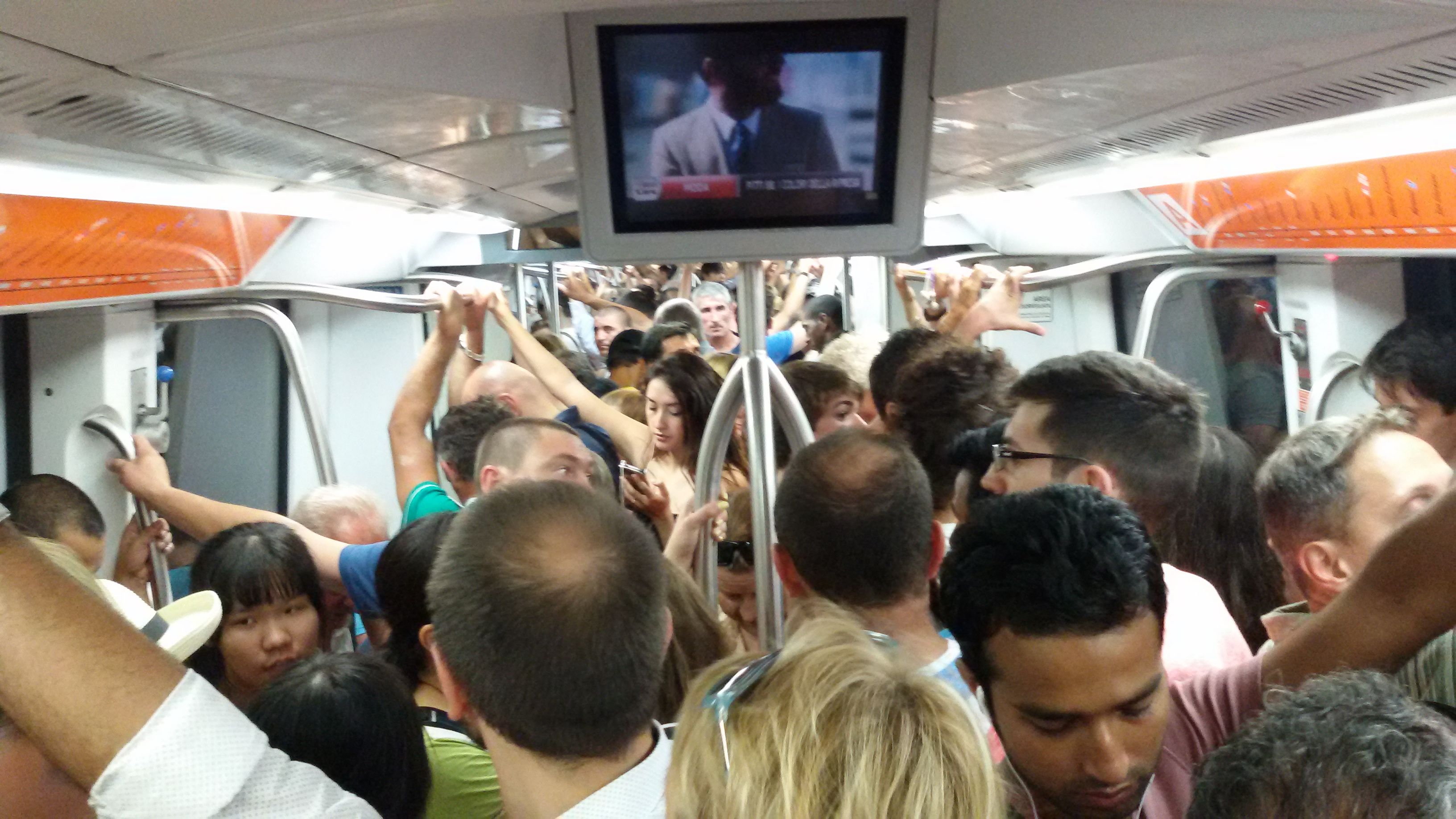 Roma, linea Metro B treni bloccati a Tiburtina e San Paolo