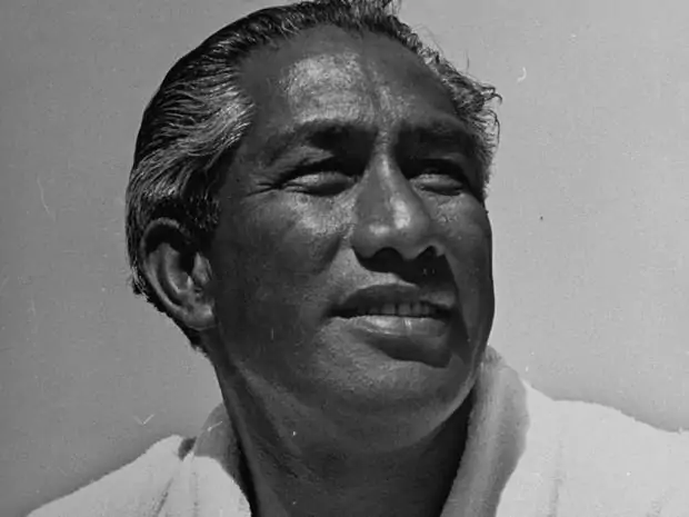Google-celebra-Duke-Kahanamoku-la-leggenda-del-surf