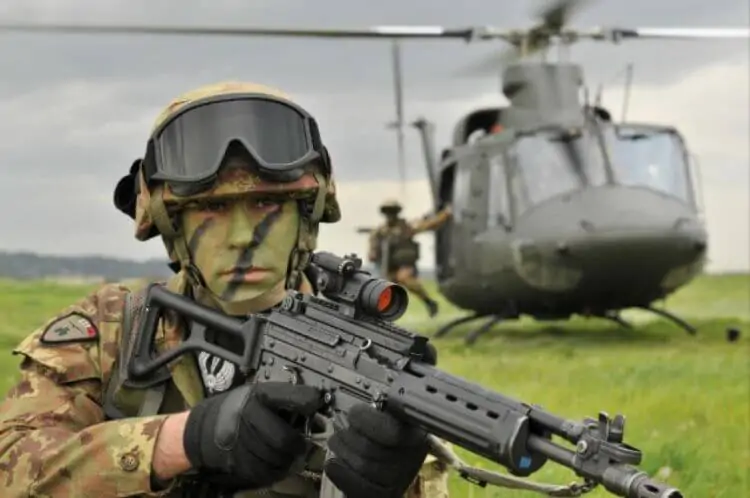 Forze-armate-e-polizia-stop-ad-altezza-minima-per-arruolarsi
