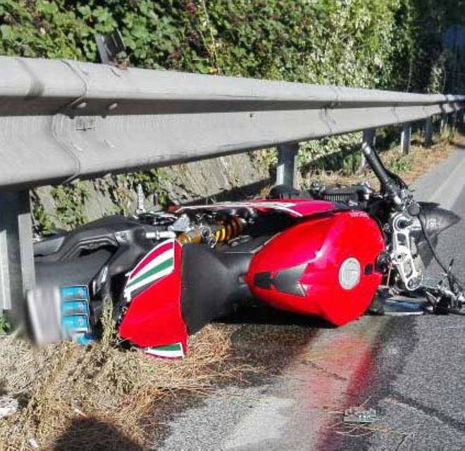 Marino, grave incidente stradale moto si schianta contro auto