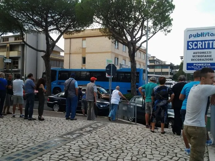 Pomezia-uomo-investito-da-un-bus-Cotral-muore-su- colpo