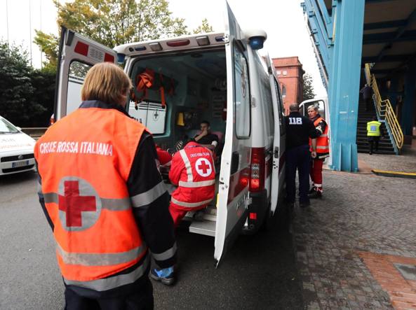 Torino, paziente schizofrenico rifiuta Tso e aggredisce infermiere e medico