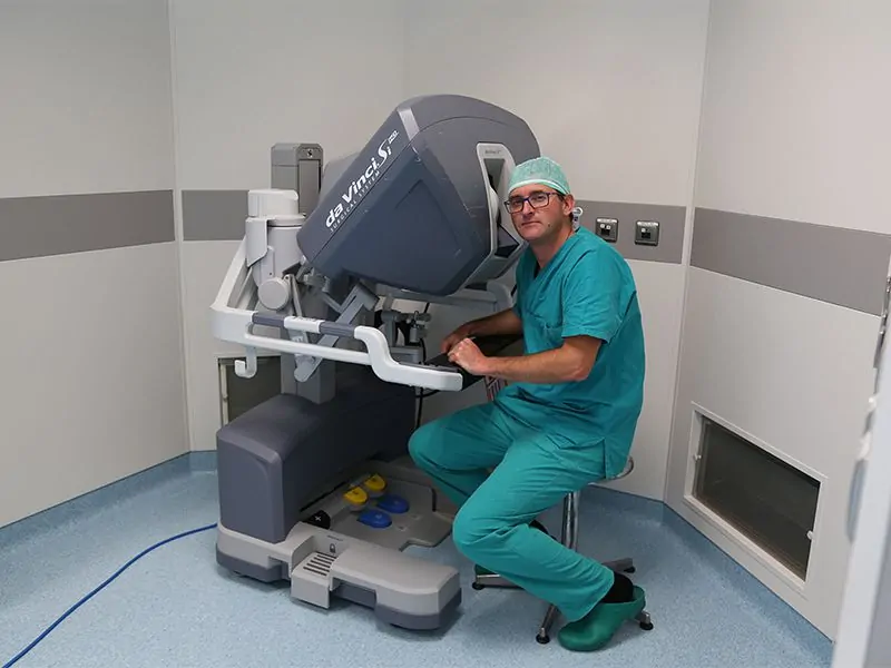 Meyer-di-Firenze-bambino-con-malformazione-operato-con-super-robot