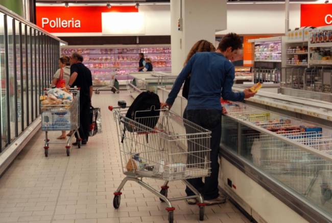 Istat vendite al dettaglio ad agosto in crescita, aumento anche per alimentari