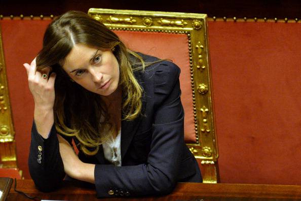 Il Mattinale vignetta contro Maria Elena Boschi, le reazioni