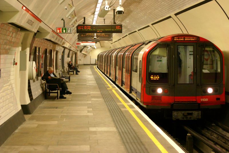 Londra, la metropolitana è green ricicla energia dalle frenate dei treni