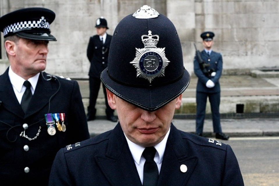 Londra, evacuato il centro arrestati dalla polizia tre terroristi