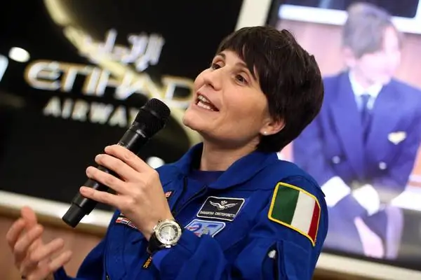 Samantha-Cristoforetti-è-nella-storia-del-2015-con-Michelle-Obama